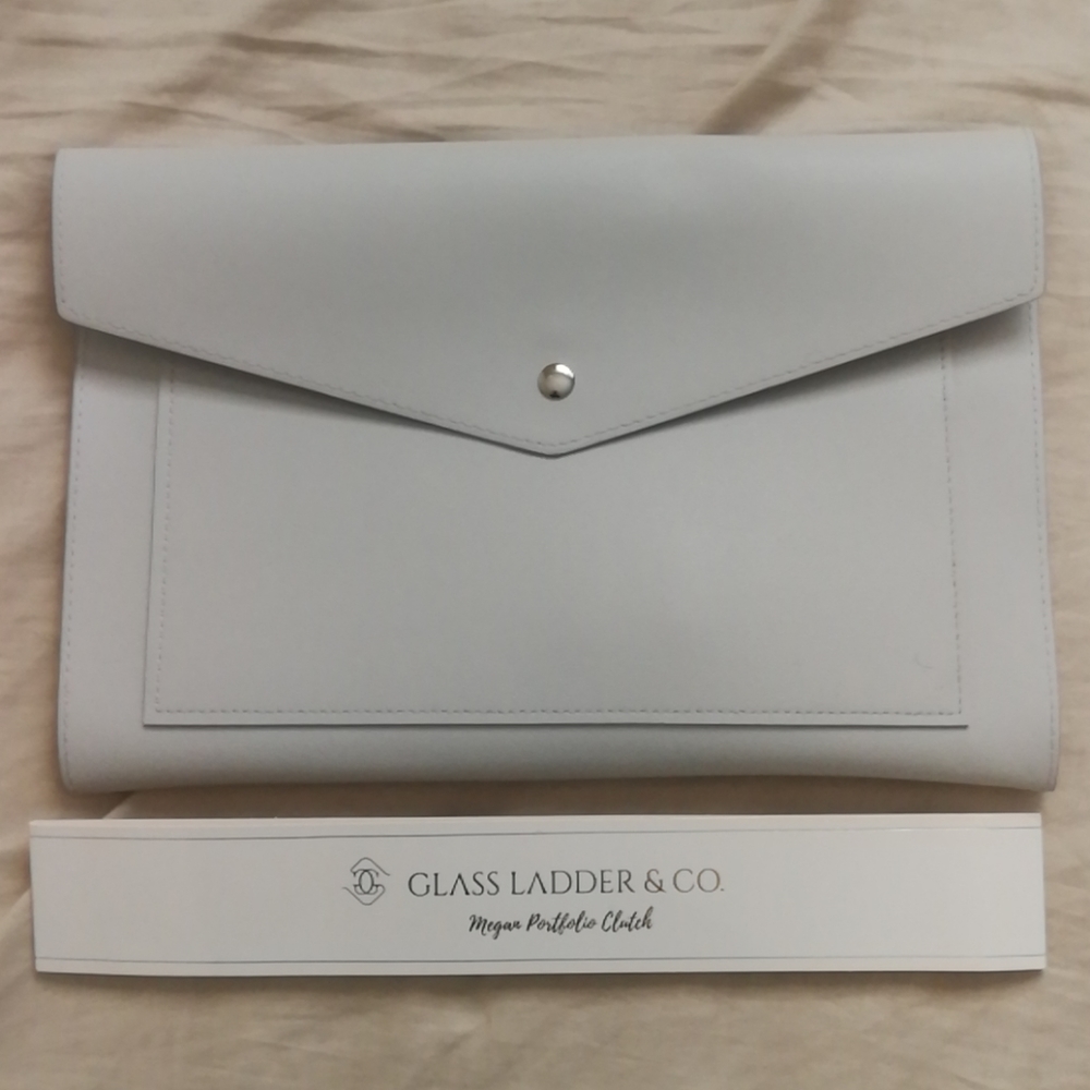 Megan portfolio clutch